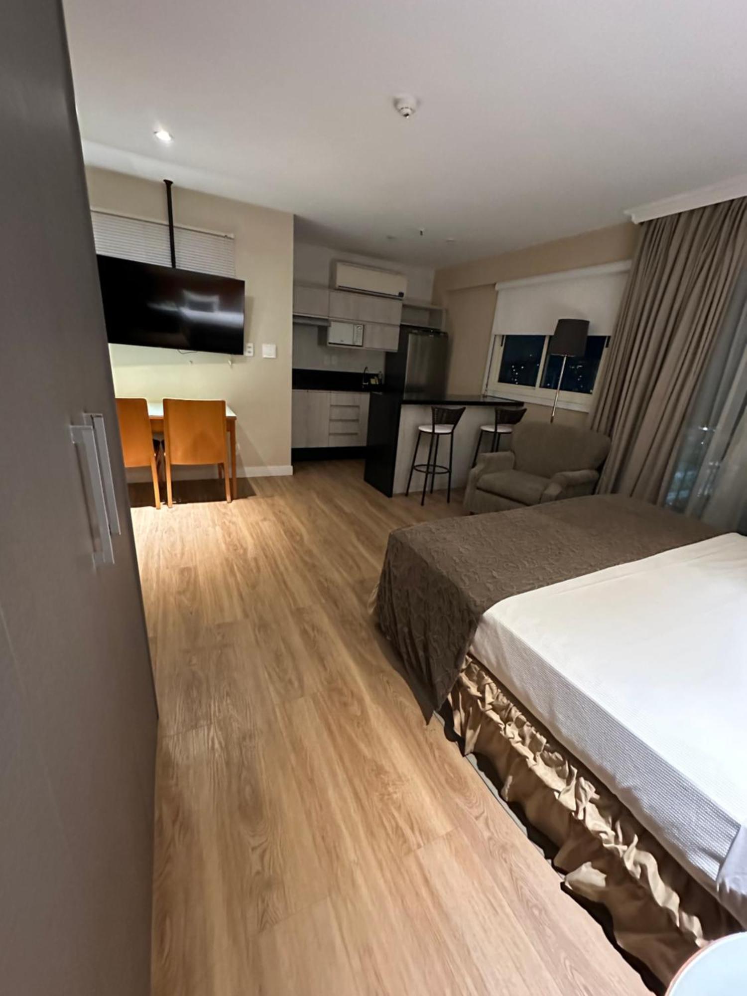 Barra Da Tijuca - 9 - Flat Premium Com Cozinha, Fogao Cooktop, Geladeira Grande, Smart Tv Grande, Lindo E Muitissimo Confortavel, Balsa Para A Praia Gratis E Estacionamento Gratuito Рио-де-Жанейро Экстерьер фото