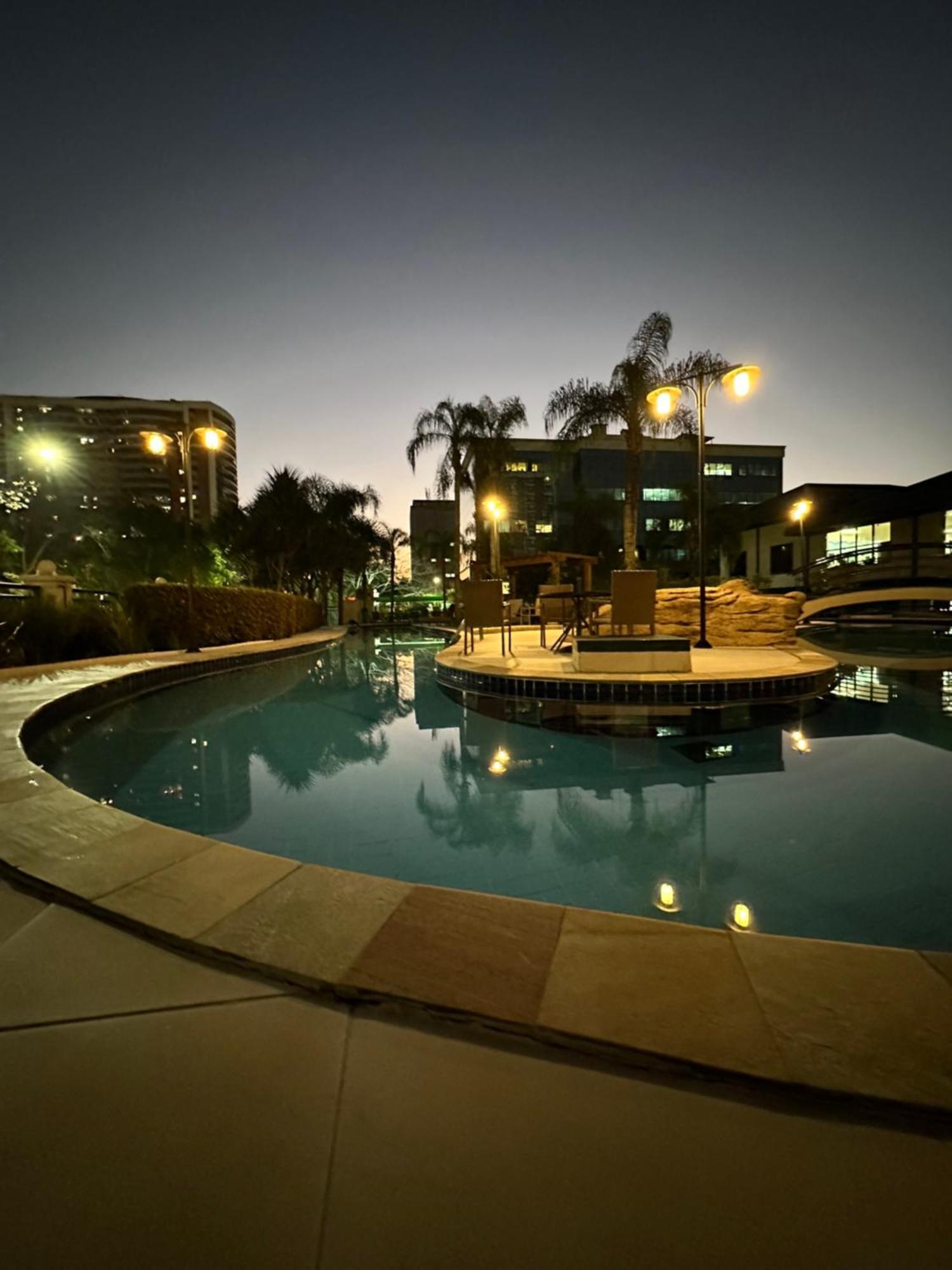 Barra Da Tijuca - 9 - Flat Premium Com Cozinha, Fogao Cooktop, Geladeira Grande, Smart Tv Grande, Lindo E Muitissimo Confortavel, Balsa Para A Praia Gratis E Estacionamento Gratuito Рио-де-Жанейро Экстерьер фото